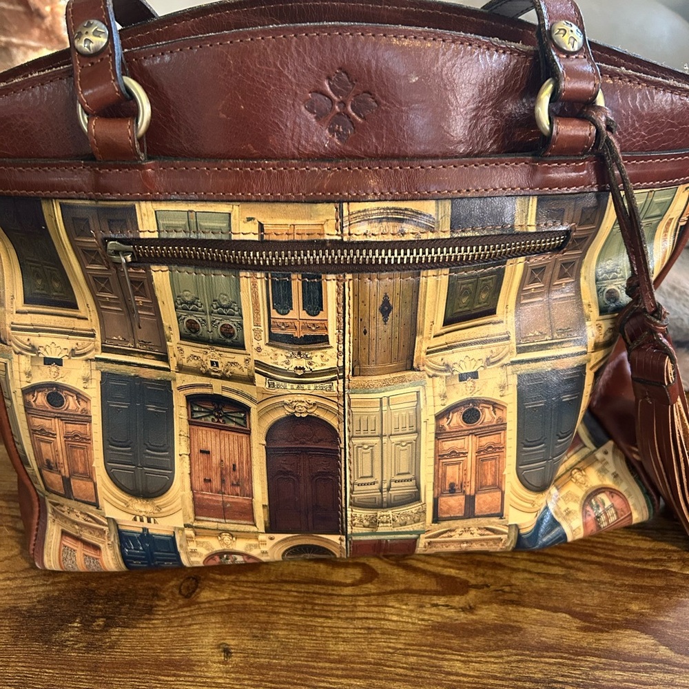Patricia Nash Brown Shoulder Bag with Artistic Panel - Picture 3 of 8